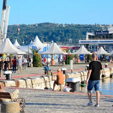 Vakantiehuis Luxury Seaside With Jacuzzi & Garden - *