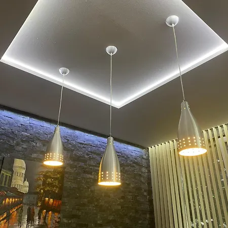 Dom wakacyjny Luxury Seaside With Jacuzzi & Garden -