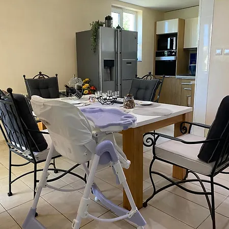 Luxury Seaside With Jacuzzi & Garden - Warna