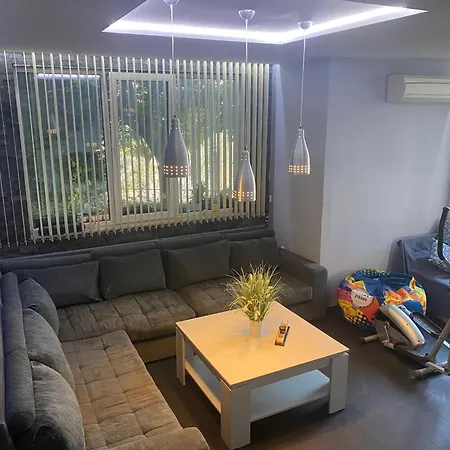Vakantiehuis Luxury Seaside With Jacuzzi & Garden -