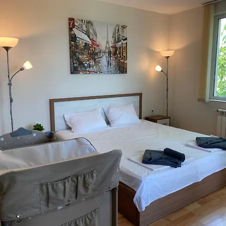 Vakantiehuis Luxury Seaside With Jacuzzi & Garden -