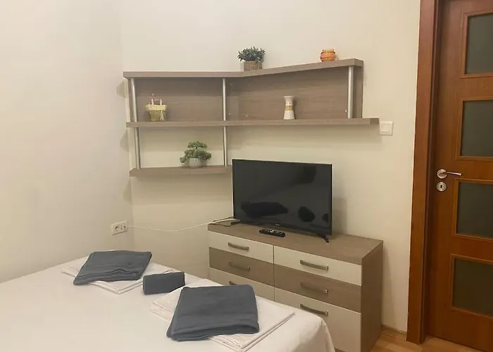 Luxury Seaside With Jacuzzi & Garden -