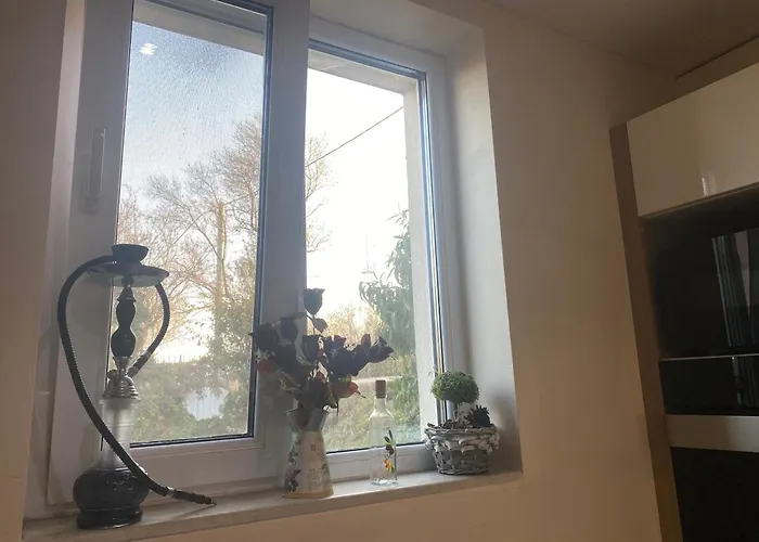 Dom wakacyjny Luxury Seaside With Jacuzzi & Garden -