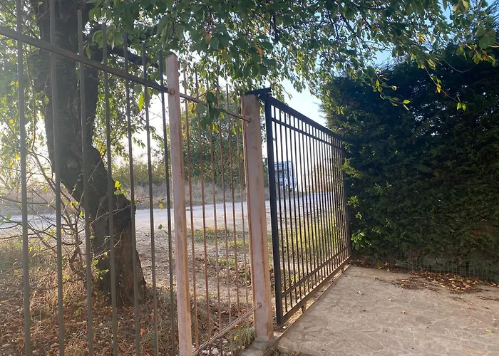 Luxury Seaside With Jacuzzi & Garden - *