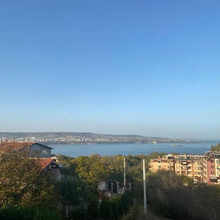 Luxury Seaside With Jacuzzi & Garden - Hébergement de vacances Varna