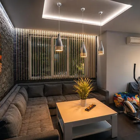 Avelia - Sea View Jacuzzi Retreat וארנה