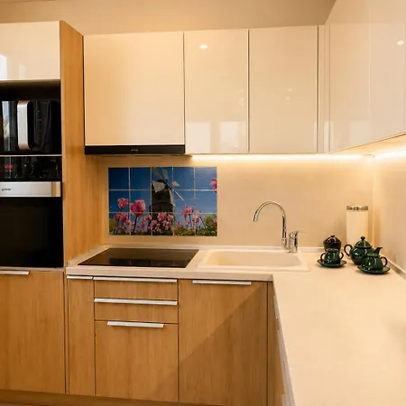 בית נופש Avelia - Sea View Jacuzzi Retreat