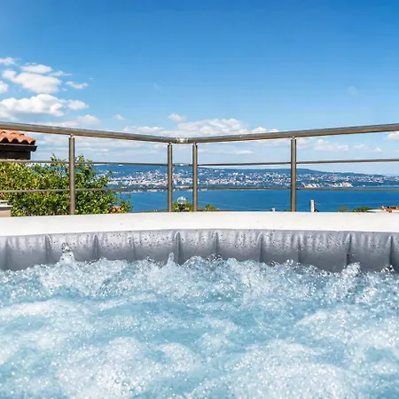 Avelia - Sea View Jacuzzi Retreat וארנה